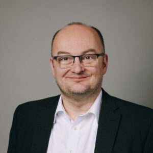 Dr. Dominik Samuelis