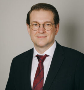 Dr. Stefan Wolf